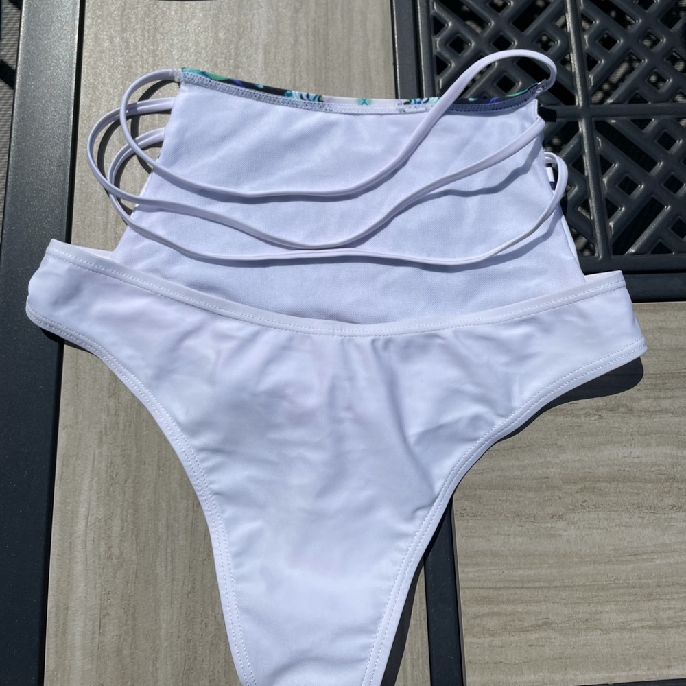 Cupshe Bikini - image 2